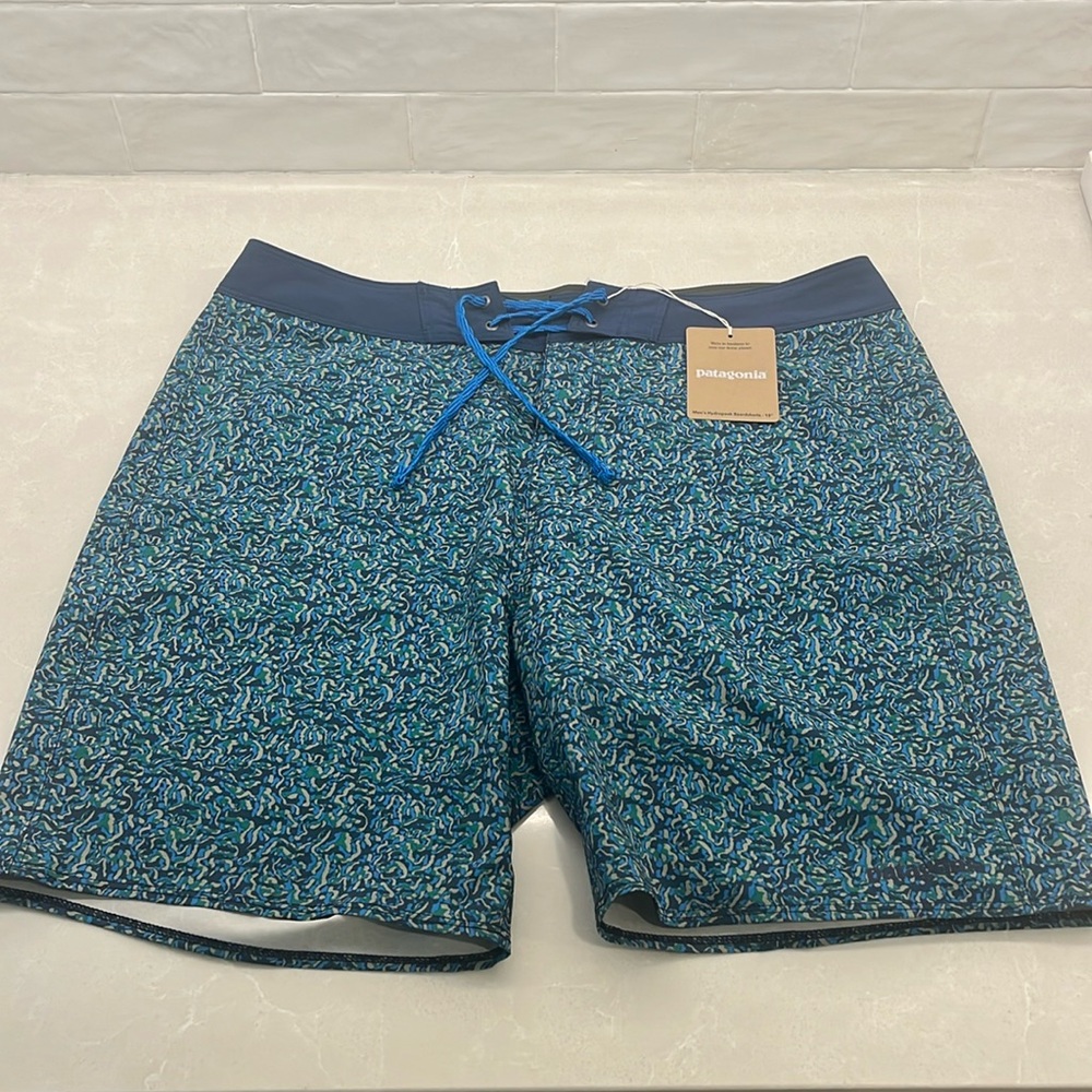 BNWT Men’s Patagonia Bathing Suit, 18” length, size 32